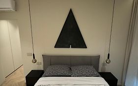 Duca Dei Navigli - Luxury Apartment In Milan